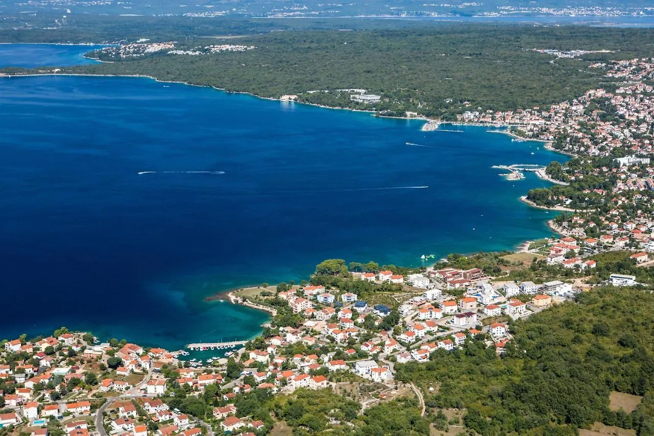 Apartments With A Parking Space Malinska, Krk - 19269 Croatia